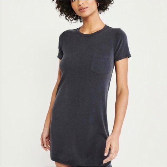 Abercrombie & Fitch Dresses & Skirts - Abercrombie Pocket Tee Dress